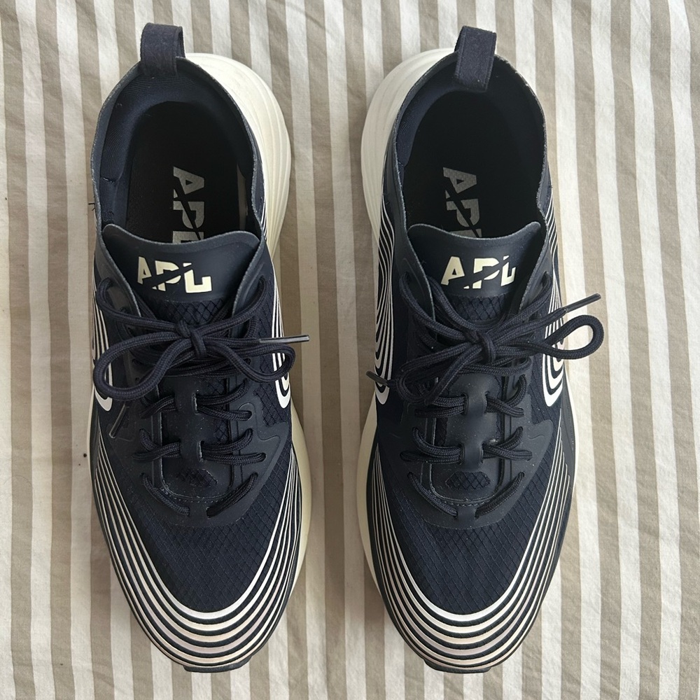 APL Streamline Sneaker - Navy